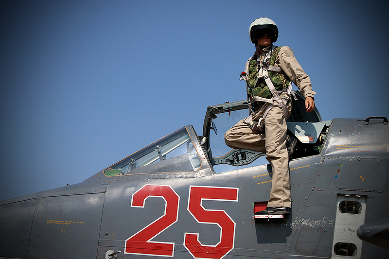 Illustration for article titled Unconfirmed Reports: Russian Aircraft Shot Down After It Violated Turkish Airspace